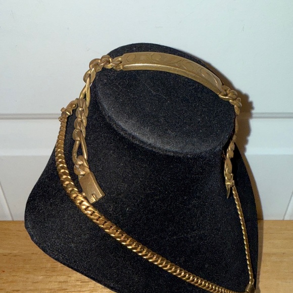 Gold Pendant Necklace and Bracelet Set - Picture 7 of 13